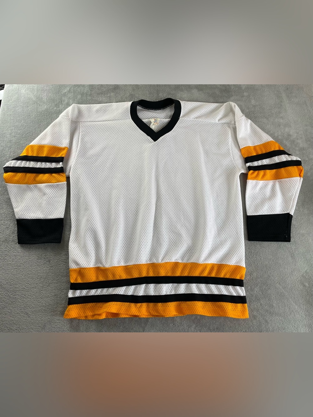 Cooper Ice Hockey Jersey White Vintage Size XL Yellow Black Stripes Blank Canada